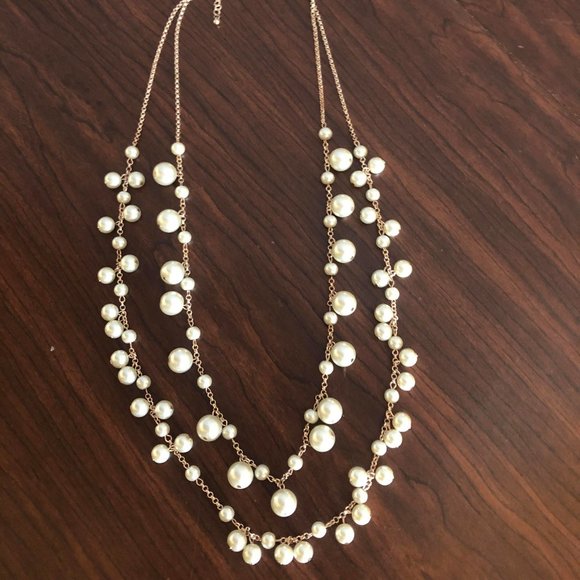 Jewelry - Rose gold double layered pearl accent necklace🦪